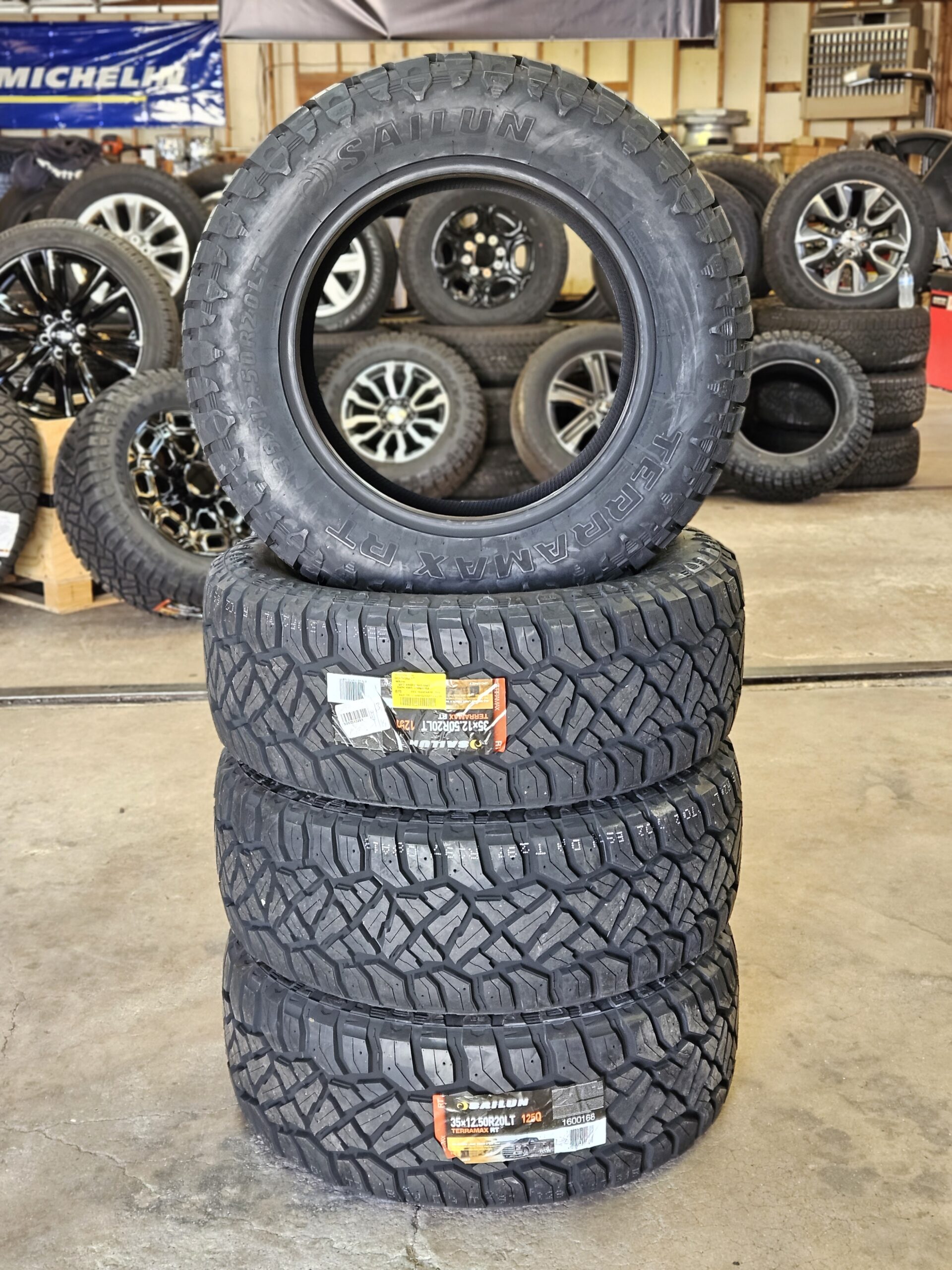 35×12.50R20 Terramax Rt tires